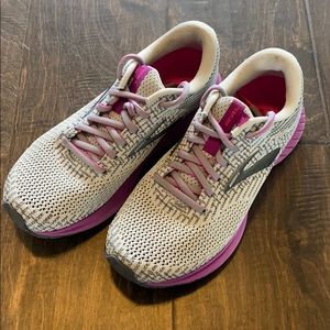 Brooks Revel 3